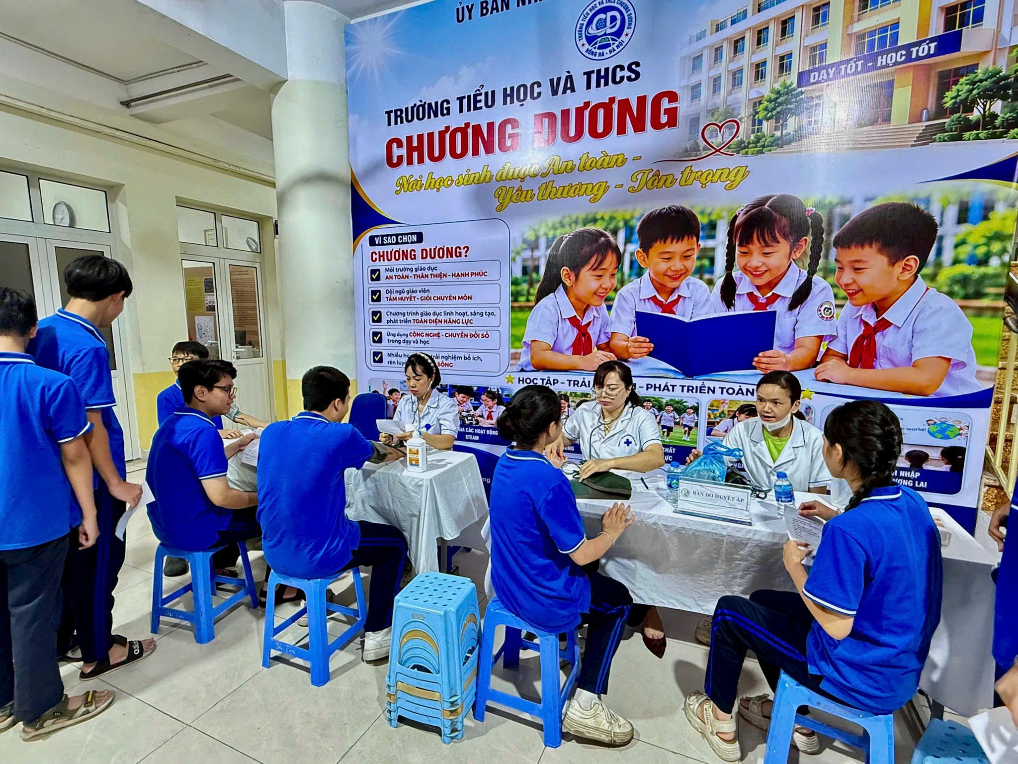 Trường Tiểu học và THCS Chương Dương: Khám sức khỏe cho học sinh trước năm học mới
