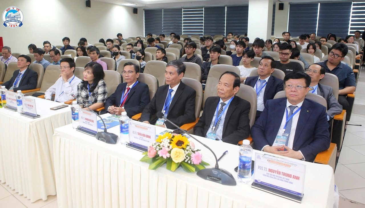 Quản lý bệnh ở người cao tuổi “Dự phòng sớm - Điều trị toàn diện”