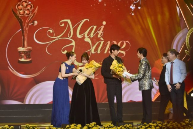 Đen Vâu, Hòa Minzy thắng giải Mai Vàng 2023