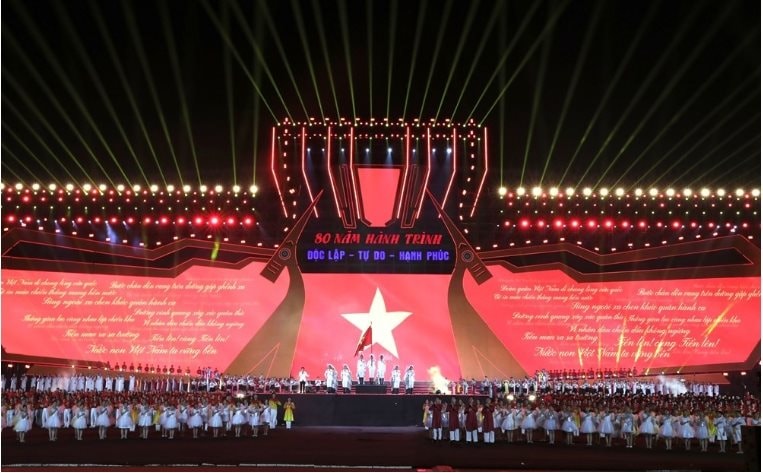 Hơn 3.000 nghệ sĩ tái hiện hành trình 80 năm lịch sử hào hùng của dân tộc tại SVĐ Mỹ Đình