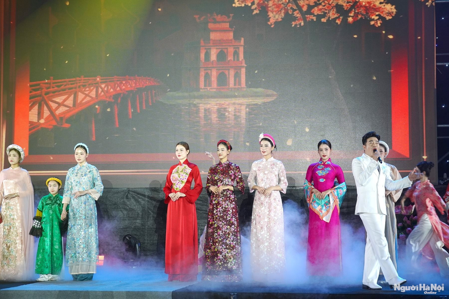 Lễ hội Áo dài Du lịch Hà Nội 2026: Mang "hơi thở đương đại" vào lòng phố cổ