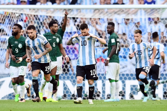 “Cú ngã đau” đưa Argentina trở về với thực tại khó khăn!