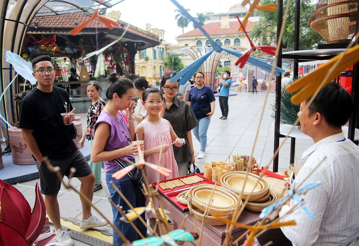 Festival Thu Hà Nội 2024 thu hút 50.000 lượt khách tham quan, trải nghiệm