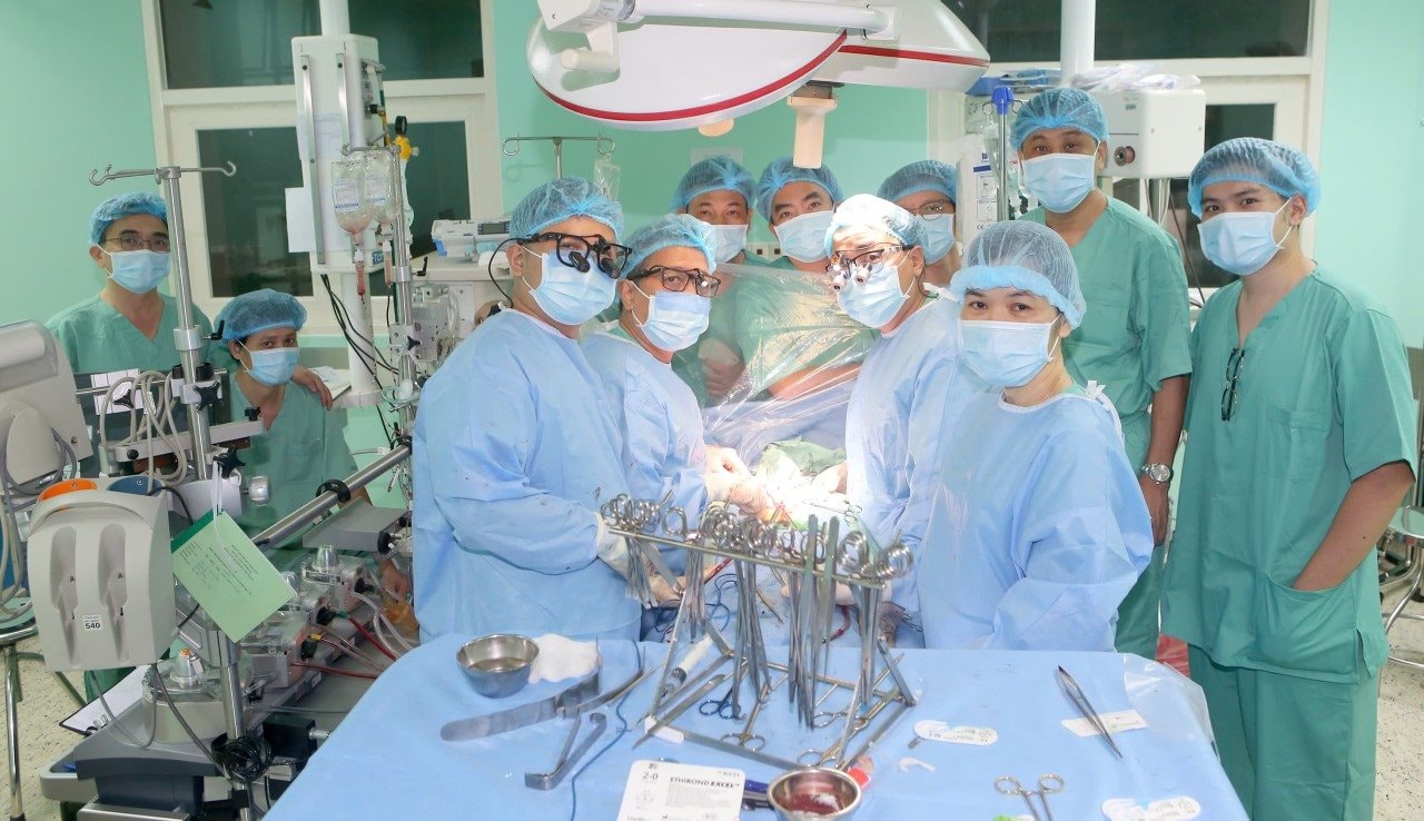 Trái tim của người chết não tại Phú Thọ “hồi sinh” bệnh nhân suy tim giai đoạn cuối ở Huế