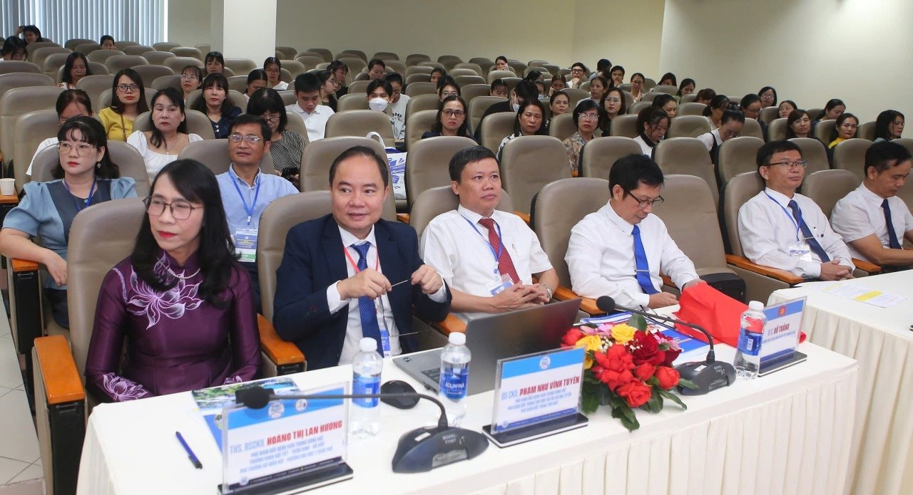 Các chuyên gia tìm hướng “Tiếp cận mới trong điều trị bệnh người cao tuổi”